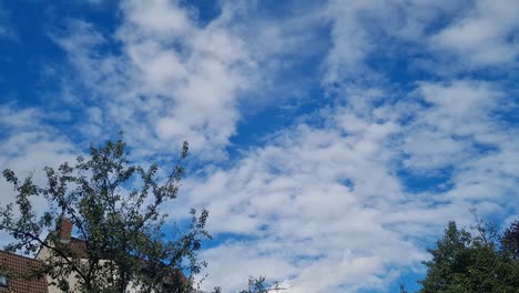 Static-hyperlapse-of-blue-sky-with-cumulus-clouds