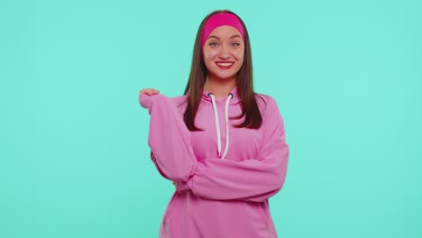 inspirada chica elegante hacer eureka gesto vino con un plan creativo se siente emocionado con una buena idea