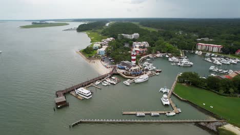 Hafenstadt-Hilton-Head-Leuchtturm-Absteigender-Drohnenkorkenzieher