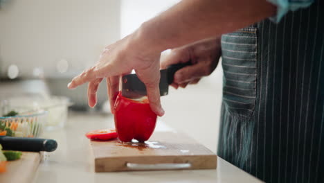 preparing red pepper for cooking