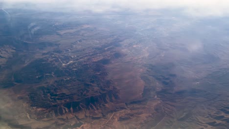 volando sobre la cordillera roja en nevada