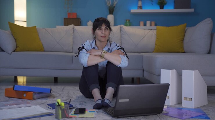 Donna in smart working disperata
