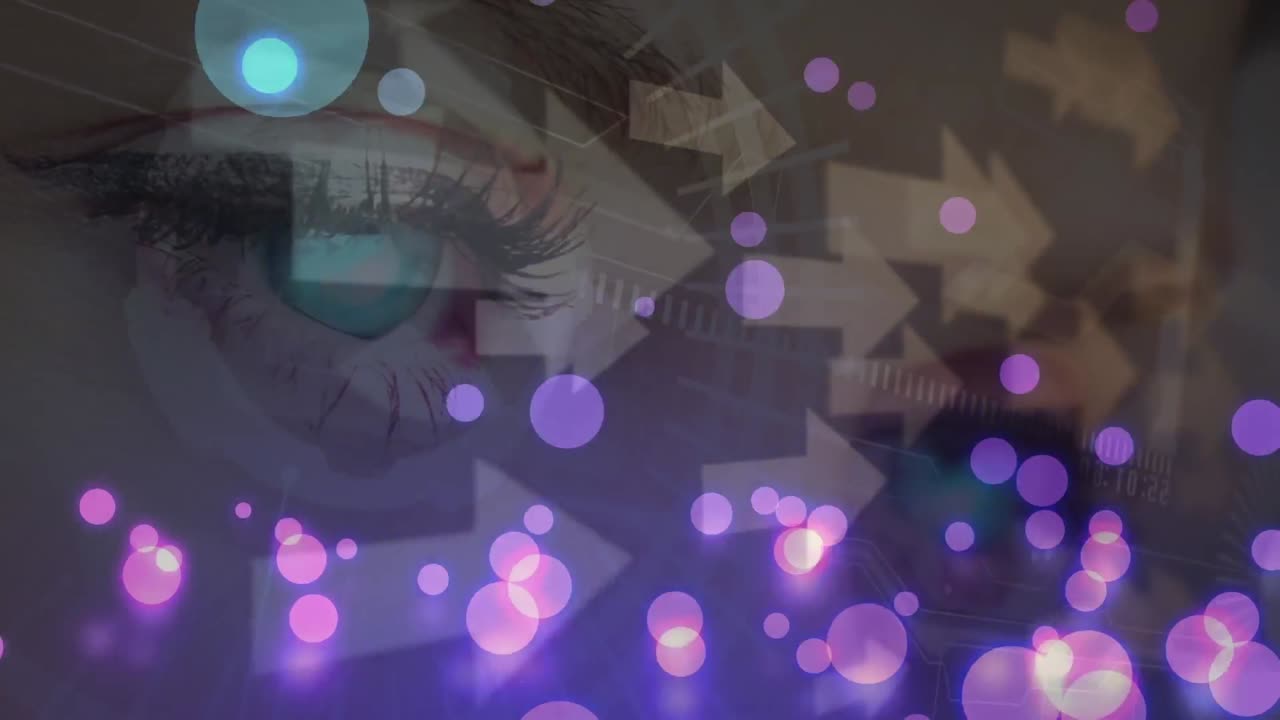 보라색 빛나는 빛의 반점과 여러 개의 화살표 아이콘이 여성 눈의 근접에 있습니다.