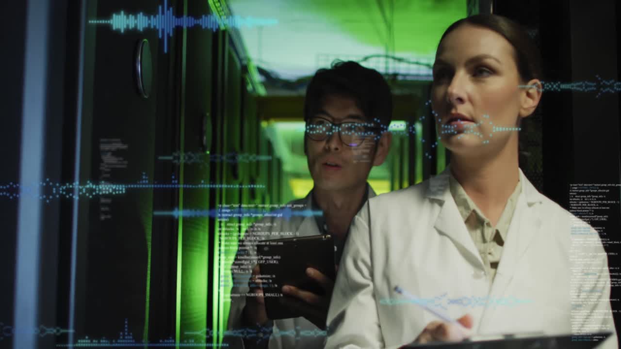 animación del procesamiento de datos sobre diversos ingenieros y ingenieras que trabajan en la sala de servidores de computadoras