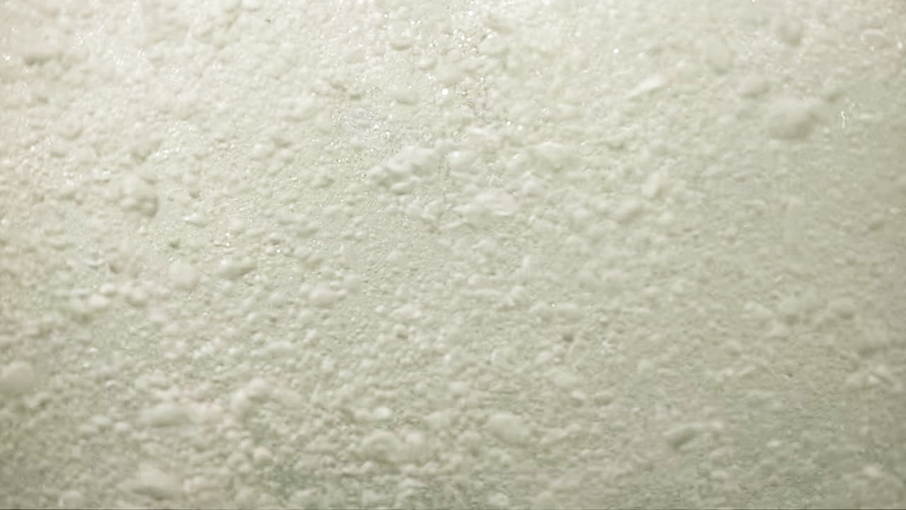 Wave under water ins slow motion