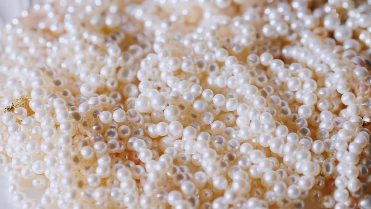 productos a partir de perlas blancas naturales