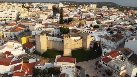 castillo de loulé en el sur de portugal