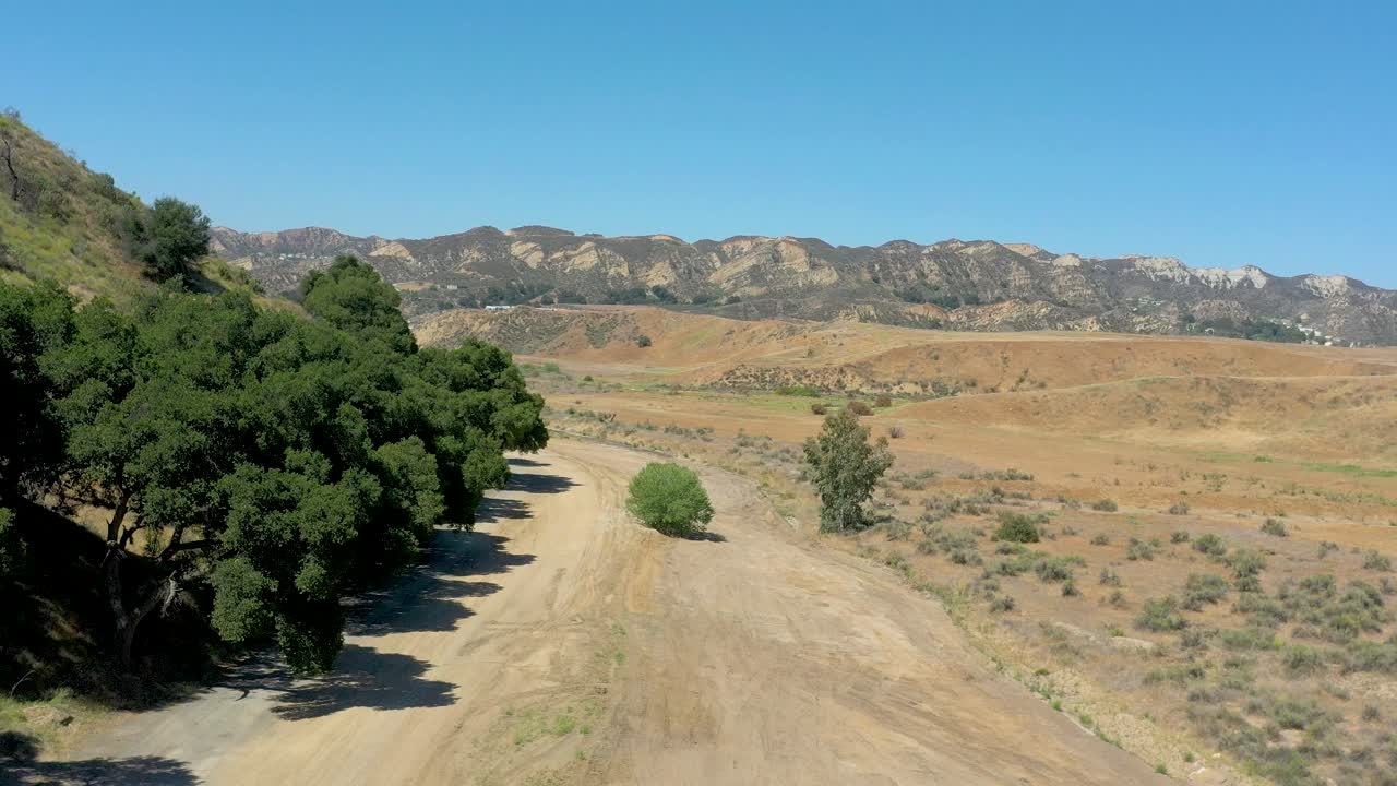 Una vista aerea su Charlie Canyon a Castaic, California