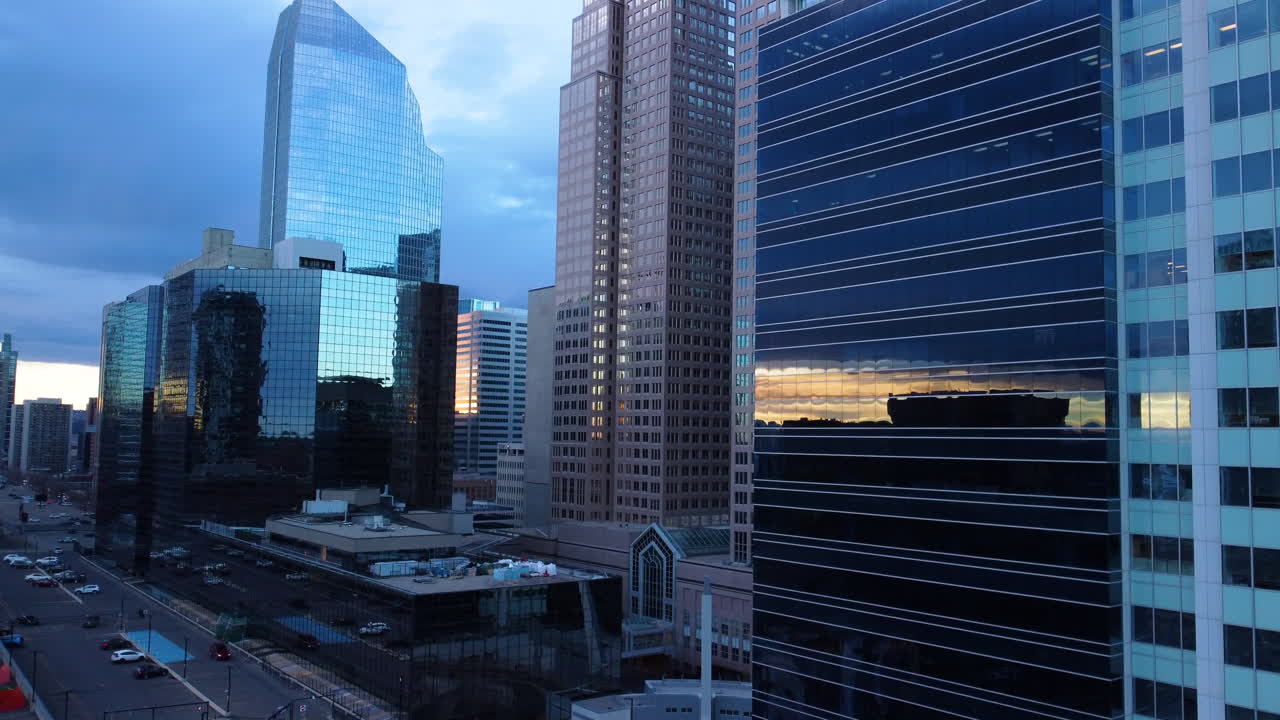 antena del centro de calgary día nublado 2