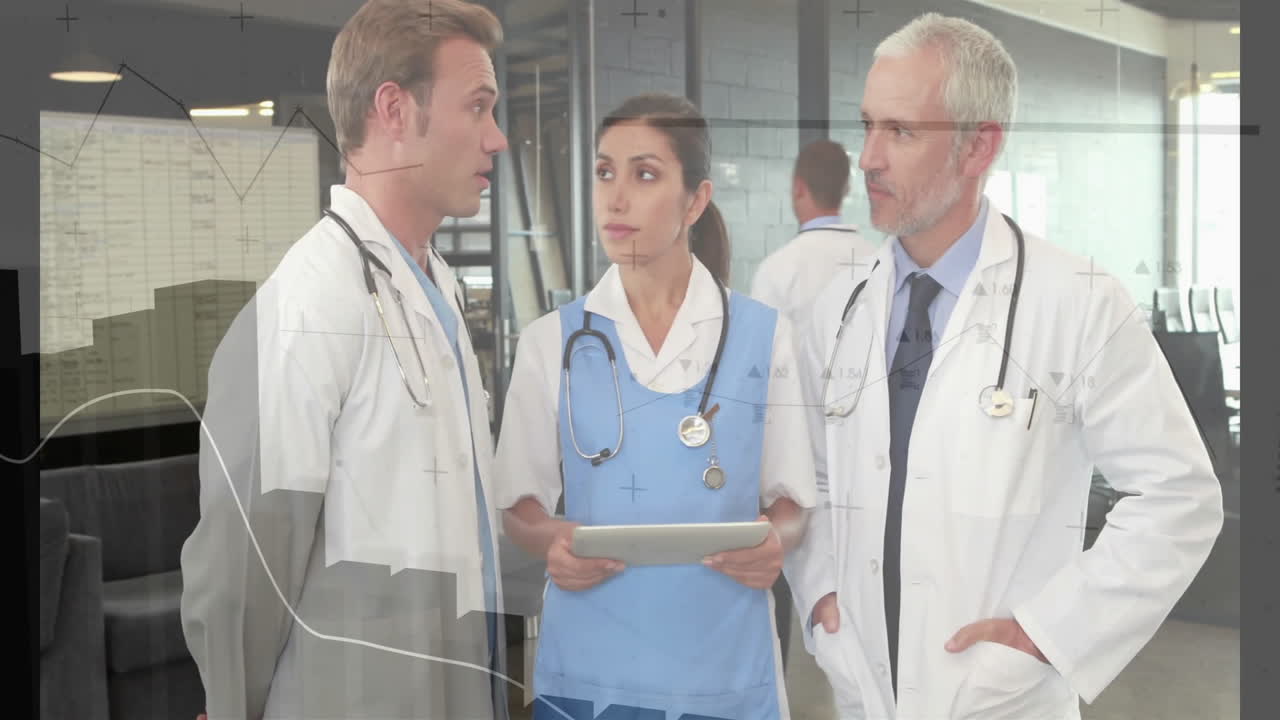 Hastanede iş tartışan farklı etnik kökenlerden doktorlar üzerinde veri işleme animasyonu