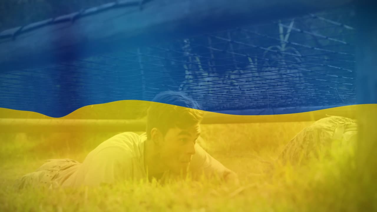 우크라이나의  ⁇ 발 위에서 훈련하는 카프카스 군인의 애니메이션