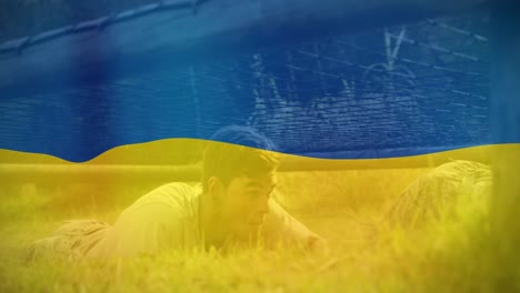 animación de un soldado caucásico durante el entrenamiento sobre la bandera de ucrania