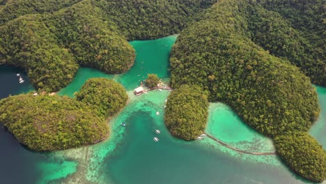 laguna tropical en la costa de filipinas, vista aérea