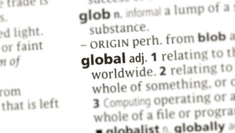 se centra en el mundo entero