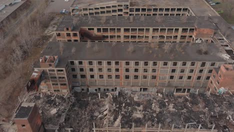 Aerial-view-of-the-dilapidated-Packard-Automotive-Plant-in-Detroit,-Michigan