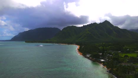 hawaiian mountains under dramatic clouds. oahu, beautiful hyperlapse