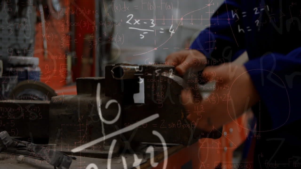 animación de ecuaciones matemáticas sobre mecánico masculino caucásico en el taller