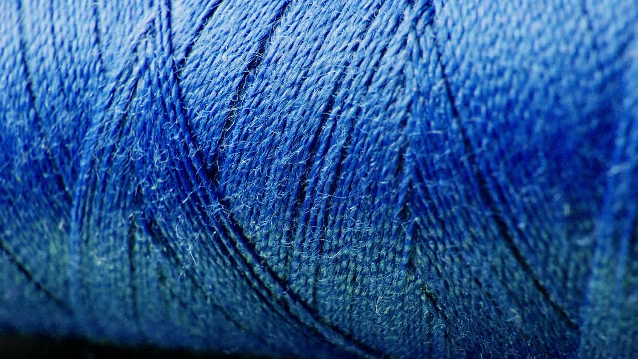 옷을 는 과정에서 바느질 공장에서 큰 줄.