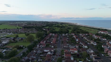 Puesta-De-Sol-En-La-Costa-Del-Popular-Complejo-Turístico-Costero-De-Skegness,-En-La-Costa-Este-De-Inglaterra