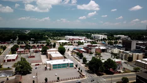 Antenne-Fliegt-über-Gastonia-NC-In-Gaston-County