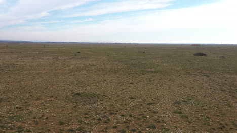 Crau-Llanura-Pedregosa-Toma-Aérea-Pasto-De-La-época-Romana-Francia-Paisaje-Desértico