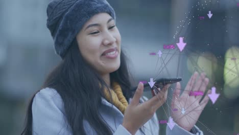 animación de una red de conexiones a través de una mujer biracial usando un teléfono inteligente