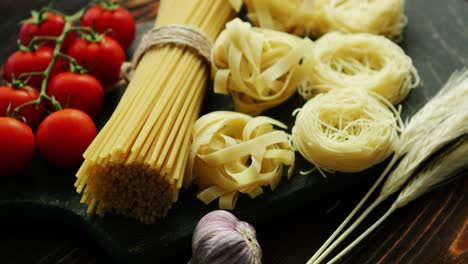 surtido de pasta seca a bordo