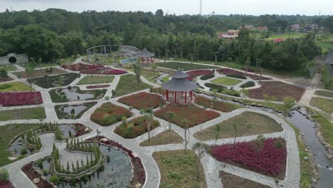 Schöner-Chinesischer-Garten-In-Einer-Ländlichen-Gegend