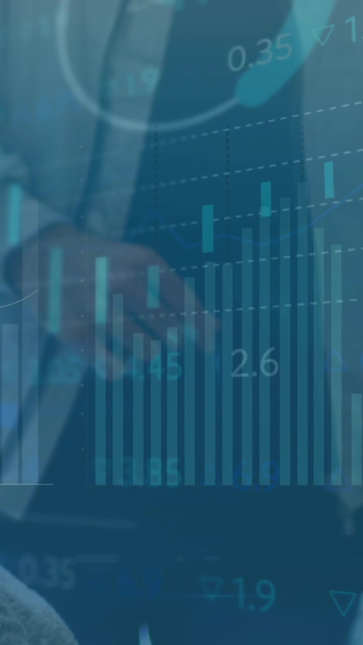 Animazione dell'elaborazione dati su diverse figure professionali in ufficio