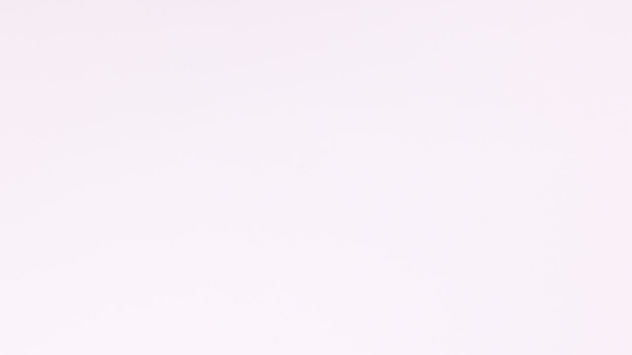 renos de navidad, santa claus y adornos de madera llenando el tema blanco.