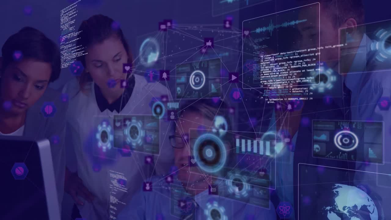 animación de globos de iconos digitales y procesamiento de datos sobre diversos colegas discutiendo en la oficina.