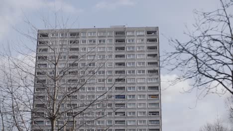 London-Wohnblock-Im-Herbst