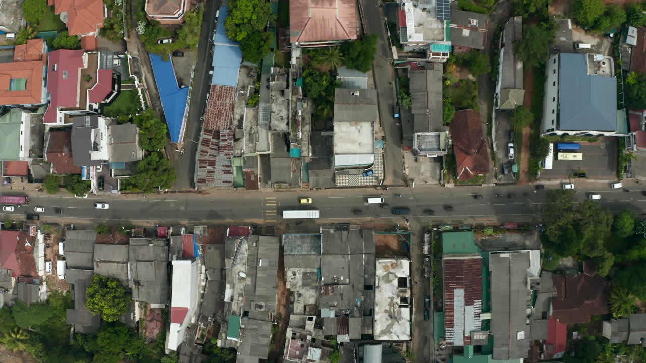 항공기: 드론 스리랑카 캔디 오른쪽으로 이동