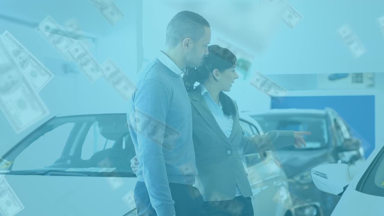 animación de billetes sobre una mujer de negocios caucásica y un hombre en un concesionario de automóviles.