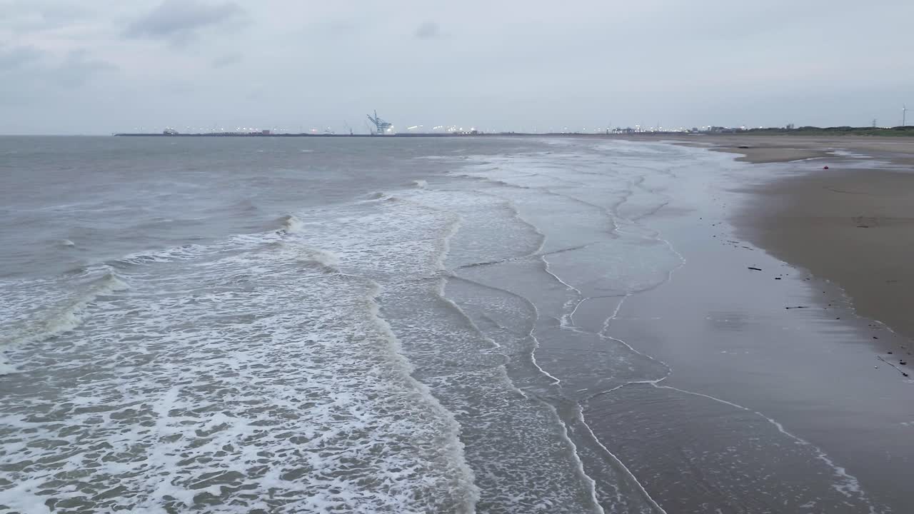 저녁에 제이브루그 항구