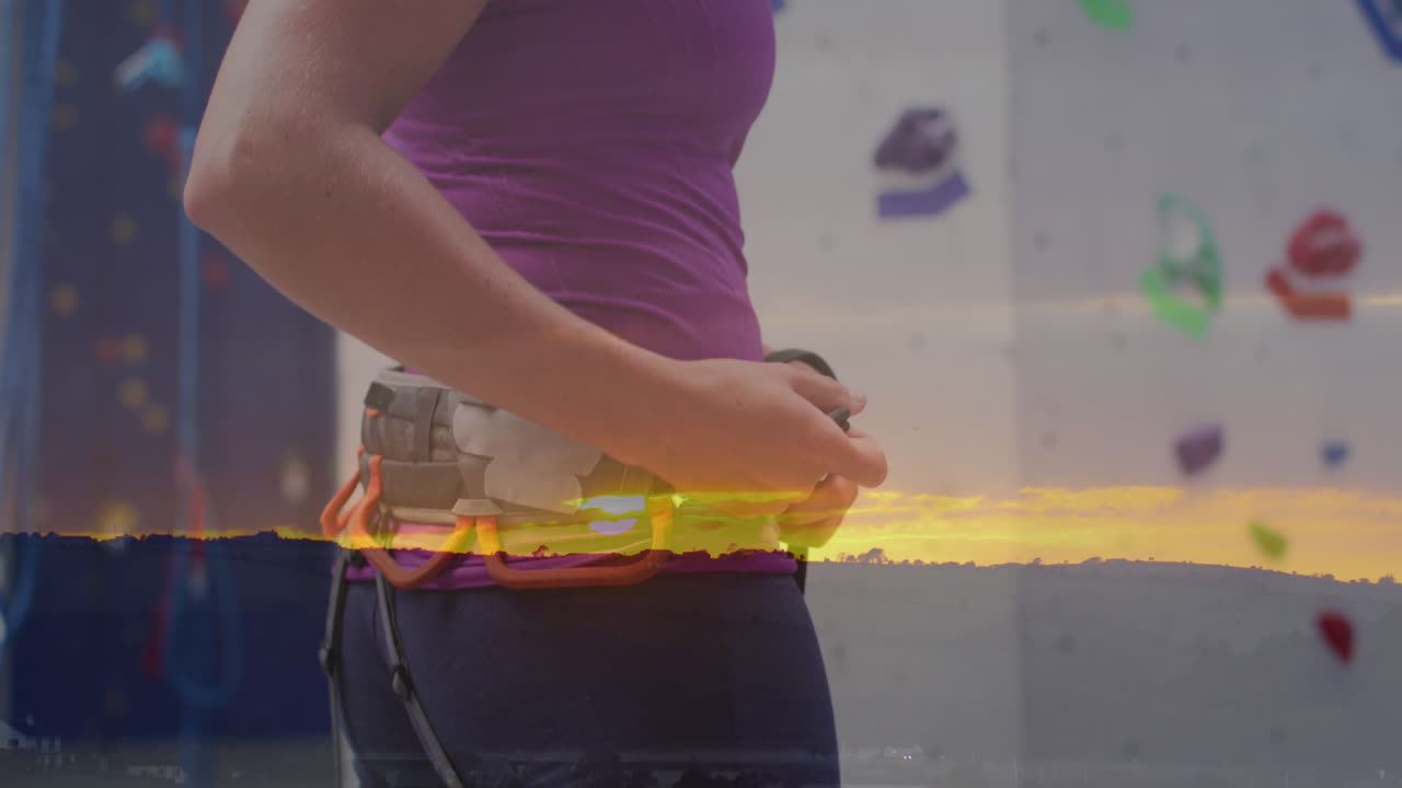 카우카시안 여성 등반 벽에 대한 데이터 처리의 애니메이션