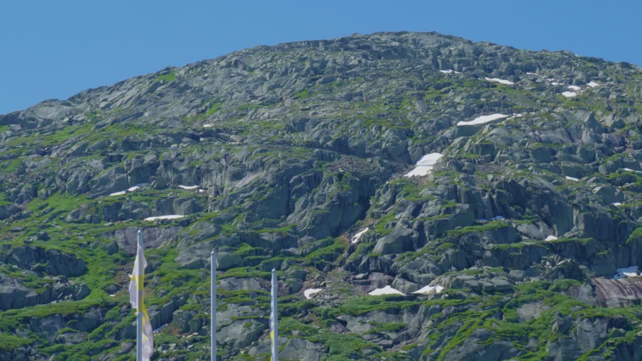 바람에 떠다니는 발, 스위스 알프스의 신선한 바람