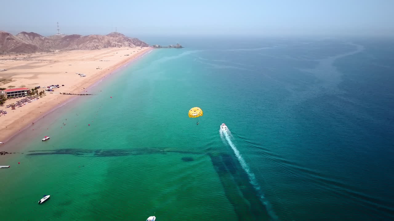 Parasailing'in havadan görünümü