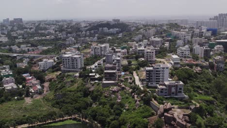 Aerialview-of-Jubilee-Hills-is-an-affluent-suburban-neighborhood-in-the-western-part-of-Hyderabad,-Telangana