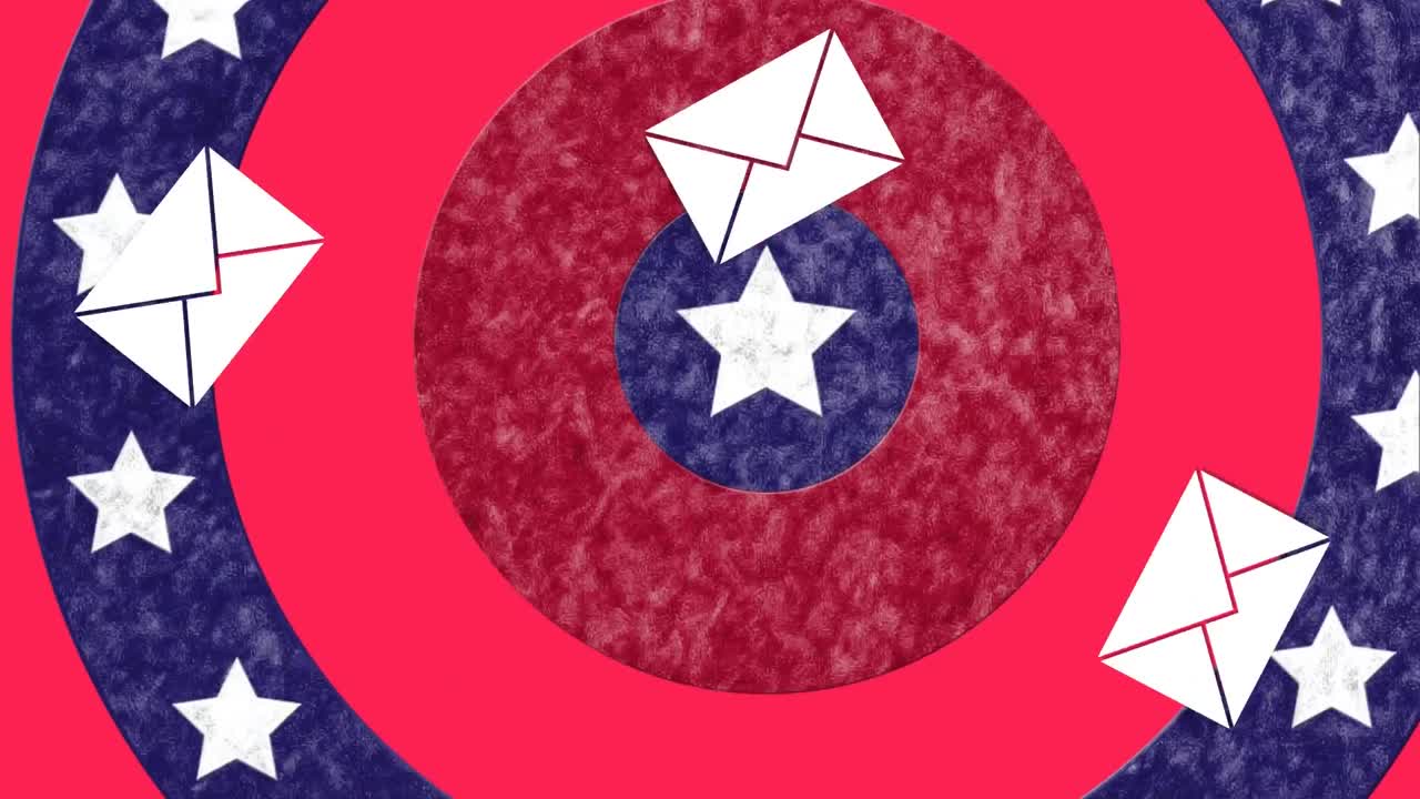 los sobres cayendo sobre la bandera estadounidense.