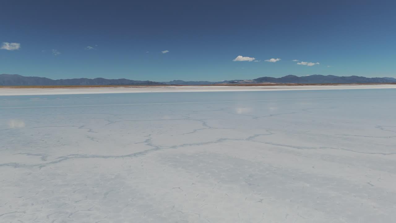 paisaje de las salinas grandes salinas en jujuy, argentina