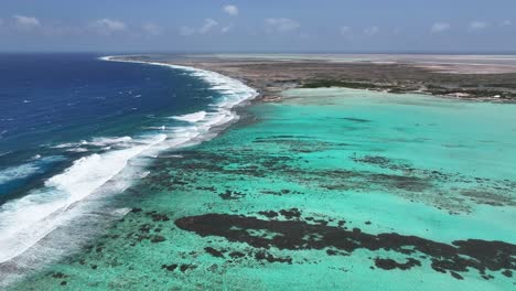 playa de sorobon en kralendijk en las antillas neerlandesas