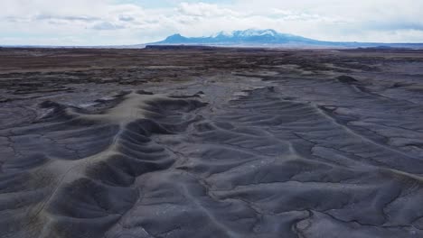 pintoresco paisaje de valle con montaña rocosa en el condado de wayne