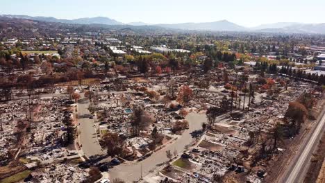 impactante vista aérea de la devastación del desastre del incendio de santa rosa tubbs 2017 14