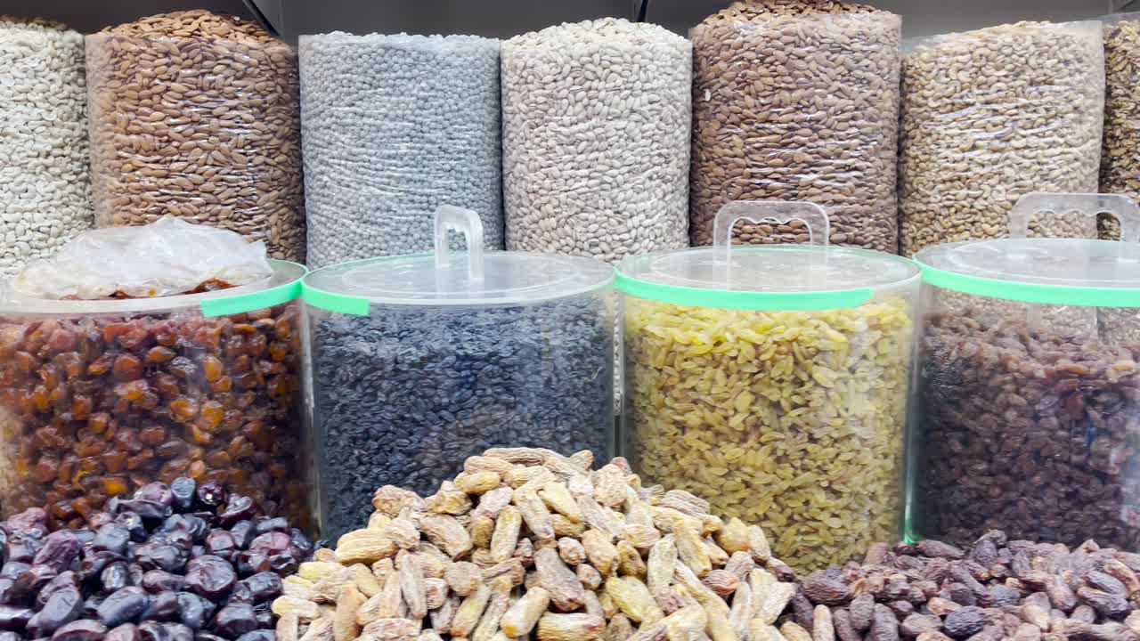 발로치스탄 의  ⁇ 타 에 있는 건조 한 견과류 가게