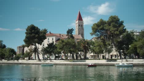 A-peaceful-shot-on-a-beautiful-promenade-in-the-city