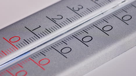 The-Thermometer-Scale-Where-Readings-Change