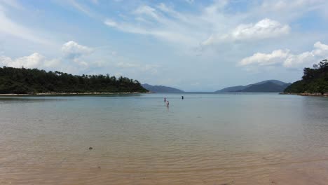 Playa-De-La-Bahía-De-Estrellas-De-Mar-De-Hong-Kong-En-Un-Hermoso-Día