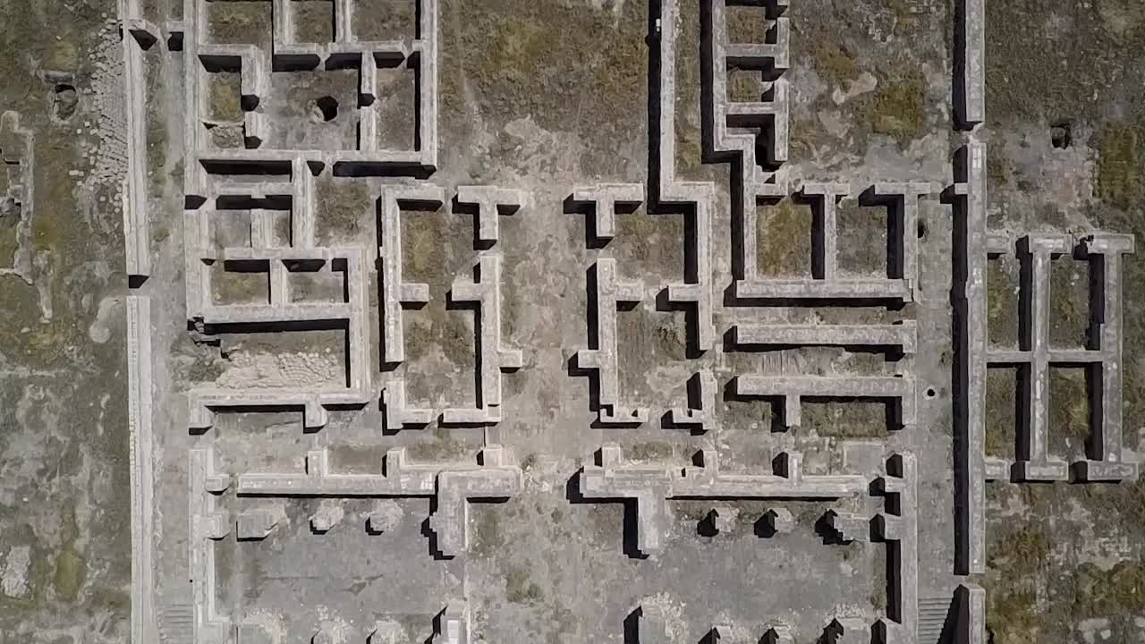 imágenes aéreas de la mezquita malwiya en samarra, irak.