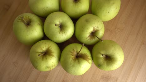 la cosecha de la manzana la fruta de otoño los alimentos vitamínicos